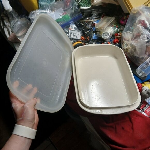 Tupperware White Food Storage Container - Picture 4 of 4